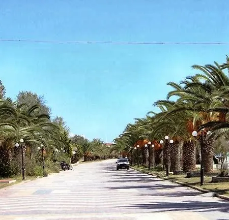Alexandros Apartamento Flogita